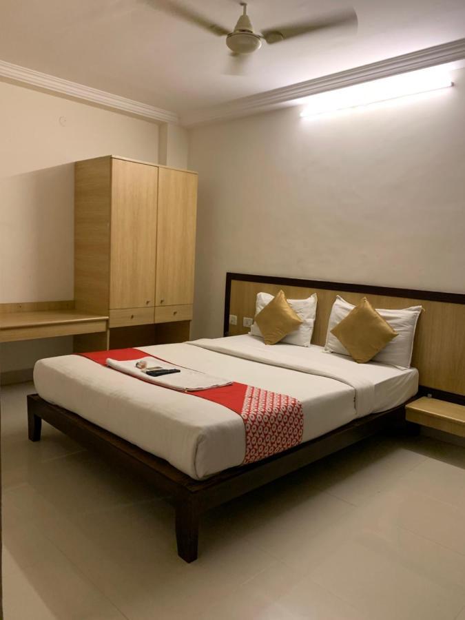 Hotel Half Moon Chennai Exterior foto