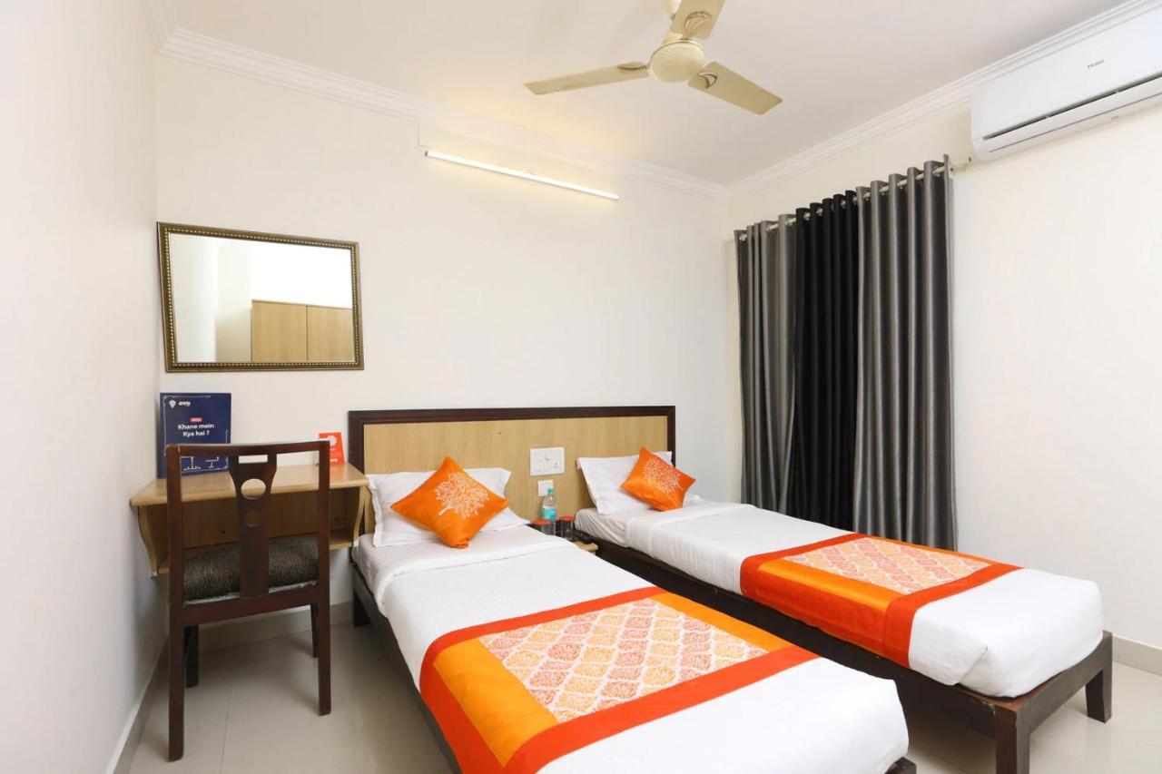 Hotel Half Moon Chennai Exterior foto